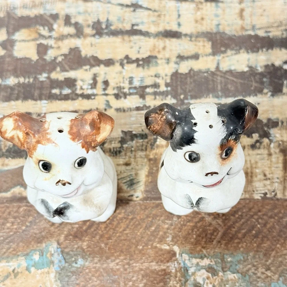 MCM Vintage Puppies Dogs Ceramic‎ Salt Pepper Shakers Dog Standing VTG